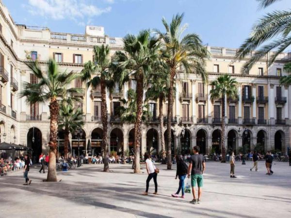 Barecelona-plaza-real-barcelona